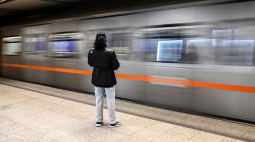 Μετρό: Εκκενώθηκε συρμός στο σταθμό Ηλιούπολη λόγω τεχνικής βλάβης - Βγήκαν καπνοί