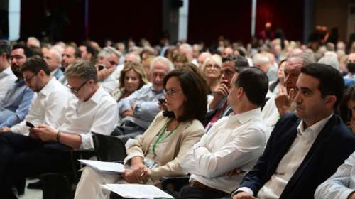 Ένα βήμα πίσω το ΠΑΣΟΚ για τις συνεργασίες: &quot;Δεν είναι τώρα η ώρα, στην Κεντροαριστερά χωράνε μόνο σοβαροί&quot;