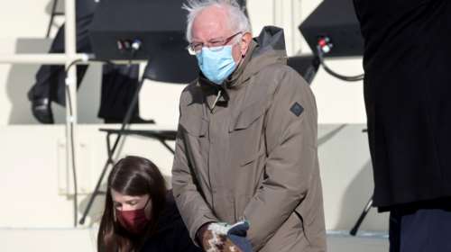 Μπέρνι Σάντερς: Γιατί έγινε viral η εμφάνισή του στην ορκωμοσία Μπάιντεν [εικόνες]