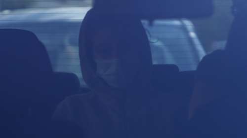 Κολωνός: &quot;Είναι αθώα, δεν αληθεύει ότι έστελνε φωτογραφίες της κόρης της σε πελάτες&quot;