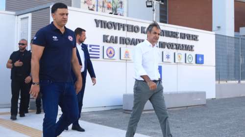 Τι πήγε στραβά και ξέφυγαν οι φωτιές σε Έβρο και Πάρνηθα: Η εξήγηση της κυβέρνησης και οι αιχμές για τις αιτίες