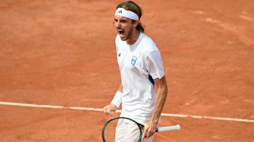 Ο Τσιτσιπάς πέρασε στα προημιτελικά της Βασιλείας - Το &#39;&#39;πάμε&#39;&#39; της Μπαντόσα στα ελληνικά για να τον εμψυχώσει [βίντεο]