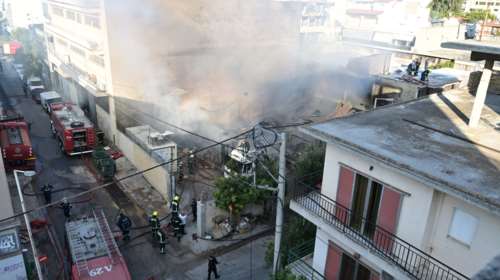 Φωτιά σε επιχείρηση στου Ρέντη - Ισχυρές δυνάμεις της Πυροσβεστικής [βίντεο]