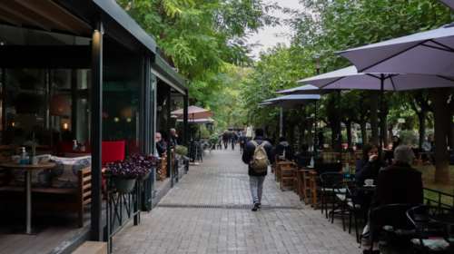 Κορονοϊός: Πάνω από 1.500 τα νέα κρούσματα στην Αττική - Στο &quot;κόκκινο&quot; η Θεσσαλονίκη με 1.124 και η Λάρισα με 470