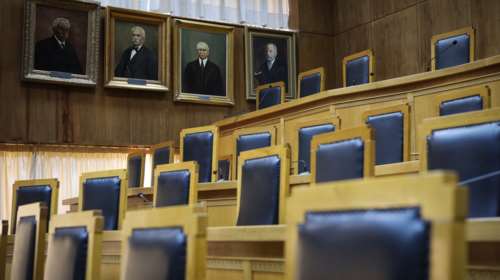 Τι θα περιλαμβάνει το νομοσχέδιο για προστασία γυναικών και παιδιών - Αυστηρές ποινές για stalking, revenge porn και "ψάρεμα" ανηλίκων