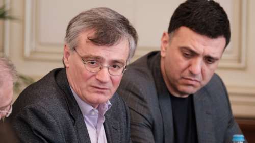 Σύσκεψη στο υπ.Υγείας - Τα νέα περιοριστικά μέτρα και η απόφαση για τα σχολεία