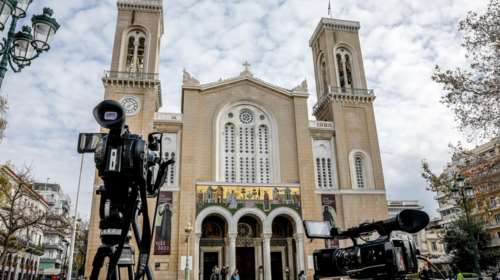 Κηδεία τέως βασιλιά: Οι θέσεις των γαλαζοαίματων σύμφωνα με το πρωτόκολλο και το &quot;Βασιλέως ημών γενόμενον&quot;