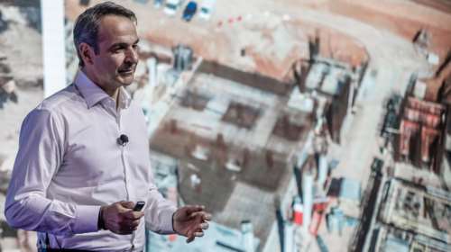 Σε ποιους μοιράζονται τα 2 δισ. ευρώ των ελαφρύνσεων της ΝΔ: Αύξηση αφορολογήτου για οικογένειες και μείωση τεκμηρίων