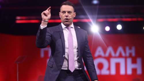 Κασσελάκης: "Τι δουλειά είχαν την Κυριακή Παπασταύρου - Μπρατάκος στο σπίτι του Μαρινάκη;" - Τα ερωτήματα στον Μητσοτάκη