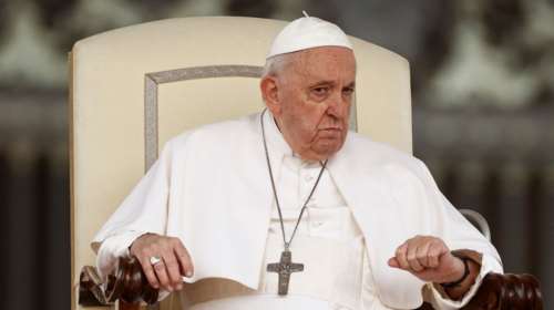 Πάπας Φραγκίσκος: O κανόνας της αγαμίας των καθολικών κληρικών θα μπορούσε και να αναθεωρηθεί