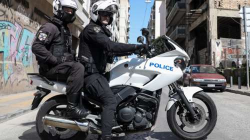 Ανήλικος προσπάθησε να ληστέψει με μαχαίρι 86χρονη στο Πάρκο Τρίτση - Τον ακινητοποίησαν πολίτες