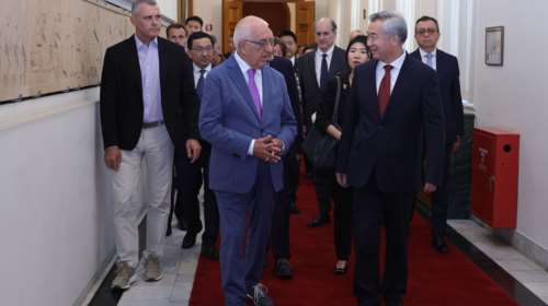 Κακλαμάνης και Σκρέκας συναντήθηκαν με στελέχη του Κομμουνιστικού Κόμματος Κίνας - "Σε ιδιαίτερα φιλικό κλίμα"