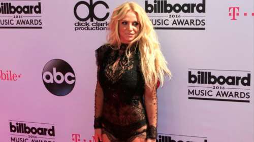 Η Britney Spears γεννήθηκε γυμνή