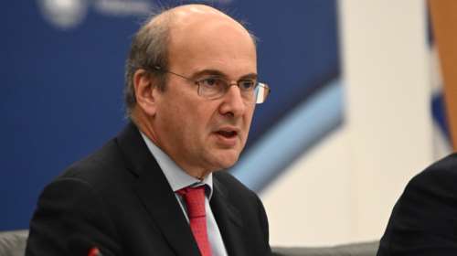 Χατζηδάκης στο Bloomberg: Στόχος η μείωση του χρέους κατά 20 ποσοστιαίες μονάδες έως το 2028 - Θα φτάσει κοντά στο 130%