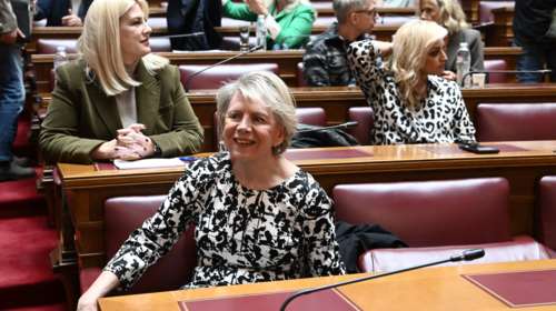 Η Ακρίτα τρολάρει τον Παπαντωνίου για τα λεφτά από τη θεία στη Νιγηρία: &quot;Τι περιουσίες χάσαμε τόσα χρόνια...&quot;