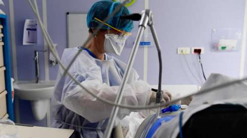 Ο κορονοϊός σαρώνει τη Γαλλία: Νέο "μαύρο" ρεκόρ - Πάνω από 13.000 κρούσματα