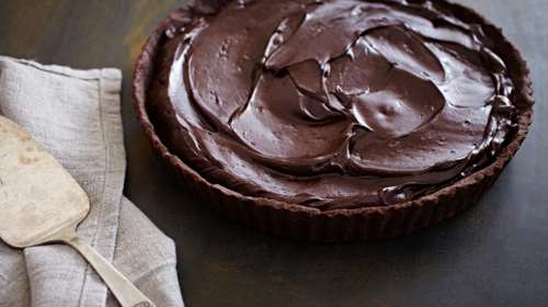 Υπέροχη συνταγή για την πιο σοκολατένια τάρτα - Είναι νηστίσιμη και δεν χριειάζεται ψήσιμο