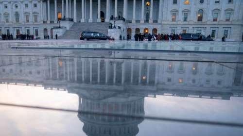Οι αμερικανικές υπηρεσίες πληροφοριών υποστηρίζουν ότι το Πεκίνο προσπαθεί να στρατολογήσει ομοσπονδιακούς υπαλλήλους