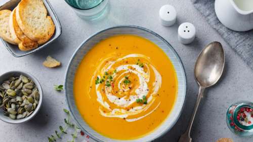 Το απόλυτο ορεκτικό για το ρεβεγιόν από τον Ακη - Κολοκυθόσουπα με τυρί κρέμα