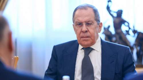 Λαβρόφ: "Απαράδεκτη κλιμάκωση η αποστολή όπλων στην Ουκρανία"