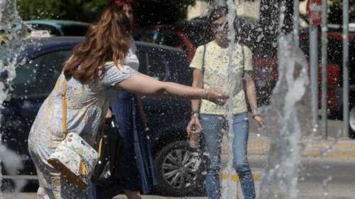 Κόντρα μετεωρολόγων για τον μίνι καύσωνα: &quot;Ερχονται 40άρια&quot;, λέει ο Τσατραφύλλιας - &quot;Ας μη βιαζόμαστε&quot;, λέει ο Κολυδάς