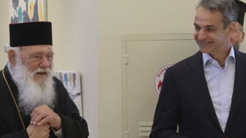 Ο Κυριάκος Μητσοτάκης προσπαθεί να κλείσει το ρήγμα με την Εκκλησία - Νέα κοινή εμφάνιση με Ιερώνυμο
