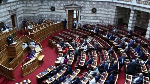 Τα μηνύματα των γκάλοπ: Κυρίαρχη η ΝΔ, πέφτει ο σπαρασσόμενος ΣΥΡΙΖΑ, στάσιμο το ΠΑΣΟΚ