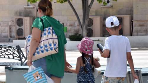 Καιρός: Διχασμένοι οι μετεωρολόγοι για τον Αύγουστο - Προβλέπουν πολύ υψηλές θερμοκρασίες και έντονες βροχές