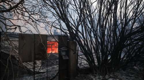 Φωτιά στη Βαρυμπόμπη - Διακοπές ρεύματος: Έως το μεσημέρι θα αποκατασταθούν πλήρως, λέει ο πρόεδρος των τεχνικών της ΔΕΗ