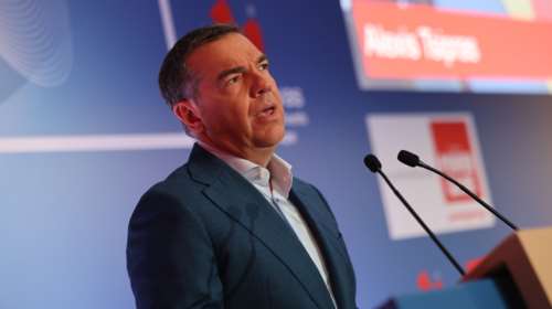 Τσίπρας για Μητσοτάκη και Αγνωστο Στρατιώτη: Παίζει τα γνωστά παιγνίδια με την άκρα Δεξιά και την πατριδοκαπηλία