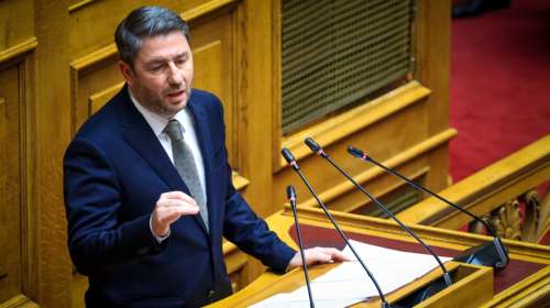 Βουλή: Επίθεση Ανδρουλάκη στην κυβέρνηση για τον κατώτατο μισθό - &quot;Πουλάτε φύκια για μεταξωτές κορδέλες&quot;