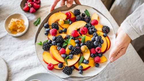 Ποια τρόφιμα πρέπει να καταναλώνουμε για να παραμείνουμε ενυδατωμένοι το καλοκαίρι