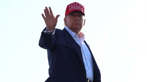 ΝΥΤ: Ο Τραμπ σχεδιάζει τετ-α-τετ με τον Πούτιν και ακολούθως τριμερή με τον Ζελένσκι