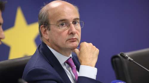 Χατζηδάκης: Οι τράπεζες να αντιληφθούν ότι υπάρχουν κάποια όρια και ότι δεν μπορεί να βγάζουν και ''από τη μύγα ξύγκι''