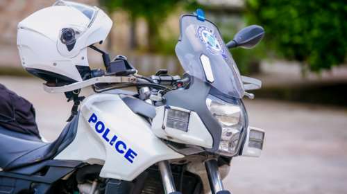 Νέα Σμύρνη: Ληστεία σε υποκατάστημα των ΕΛΤΑ - Ακινητοποίησαν με όπλα τους υπαλλήλους