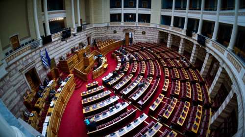 Ο μοιραίος σταθμάρχης, οι αιχμές Γεραπετρίτη και οι δημοσκοπήσεις - Μόνο το 8% του χρεώνει την ευθύνη