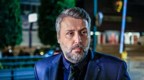 Χειροκρότησαν τον Καλλιάνο μέσα στην εκκλησία επειδή δεν ψήφισε τον γάμο των ομόφυλων - Φώναζαν &quot;άξιος&quot; [βίντεο]