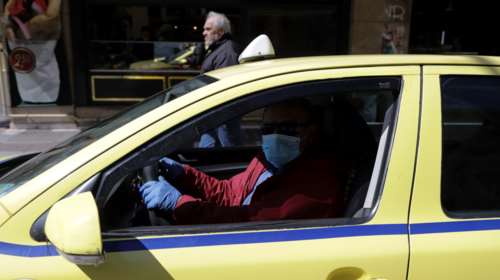 Επίσημο: Από σήμερα θα μπορούν να επιβιβάζονται στα ταξί και δύο επιβάτες