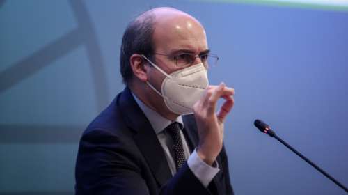 Εργασιακό νομοσχέδιο - Χατζηδάκης: Έως τριπλάσια αποζημίωση στις απολύσεις