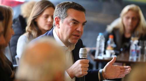 Ο Τσίπρας σε καφενείο με συνταξιούχους στο Αιγάλεω: &quot;Εσωσα τις συντάξεις&quot; - &quot;Σου χρωστάμε μια τετραετία&quot;, του είπαν