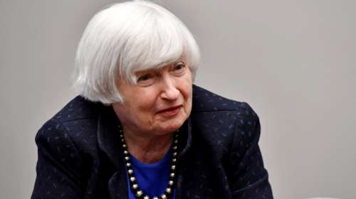 ΗΠΑ: Η υπουργός Οικονομικών αφήνει ανοικτό το ενδεχόμενο μείωσης του φόρου στη βενζίνη