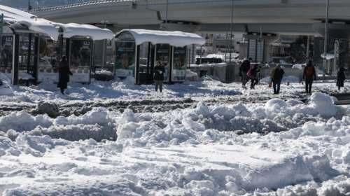 Χιονιάς στην Αττική από το πρωί της Κυριακής: Θα το στρώσει σε Μεσογείων, Κηφισίας και Εθνική Οδό, λέει ο Καλλιάνος