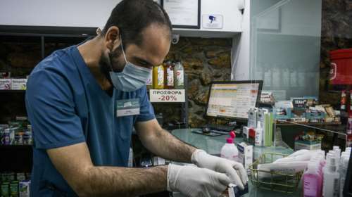 Ξεκάθαρο το υπουργείο Υγείας: Προτεραιότητα στον εμβολιασμό έχουν και οι φαρμακοποιοί