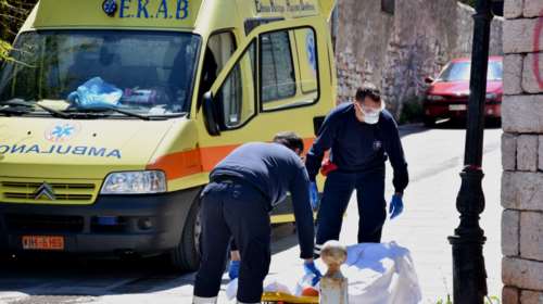 Θρίλερ στη Θεσσαλονίκη με άνδρα που βρέθηκε μαχαιρωμένος μέσα στο σπίτι του