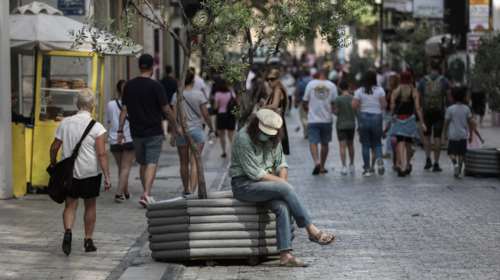 Εξαδάκτυλος: Ποιοι κινδυνεύουν περισσότερο και πρέπει να κάνουν την 4η δόση - Ποιοι μπορούν να την αναβάλλουν