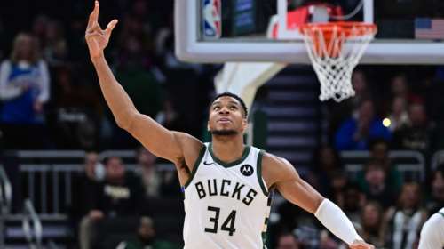 Ασταμάτητος ο Γιάννης Αντετοκούνμπο: Επιβλητική εμφάνιση με 59 πόντους στη νίκη επί των Πίστονς [βίντεο]