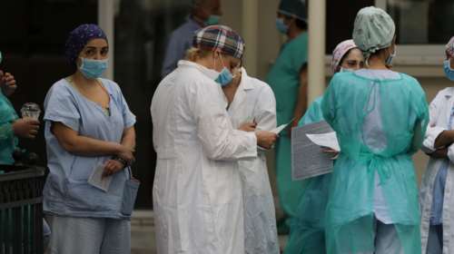 Κορονοϊός: Οι εθελόντριες νοσηλεύτριες έδωσαν ανάσα στις ΜΕΘ της Θεσσαλονίκης - Χάρη σε αυτές αυξάνονται οι κλίνες