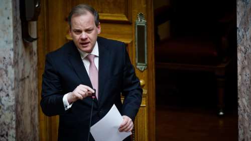 Σπάει τη σιωπή του ο Κώστας Καραμανλής για τα Τέμπη: Αποφάσισε να μιλήσει στη Βουλή - Τηλεφώνησε στον Τασούλα