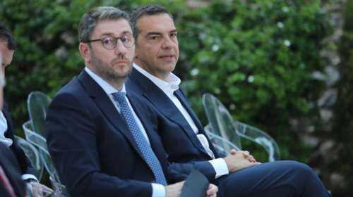 Η αφορμή για τη &quot;συνάντηση&quot; Αλέξη Τσίπρα - Νίκου Ανδρουλάκη σε σχολείο της Πλάκας