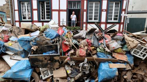 Φονικές πλημμύρες στη Γερμανία: Σβήνουν οι ελπίδες για τους 170 αγνοούμενους - Εικόνες χάους και καταστροφής